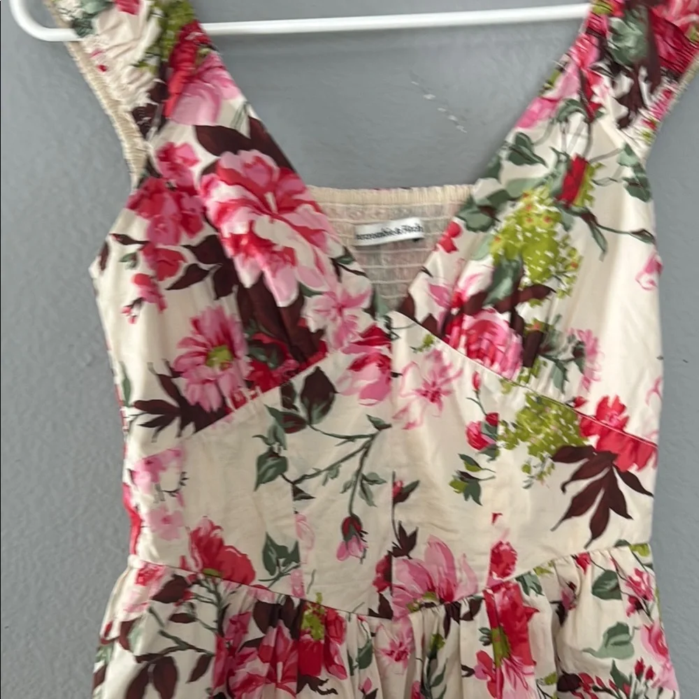Abercrombie & Fitch Cream and Pink farm milkmaid cottagecore Pleated Maxi Dress